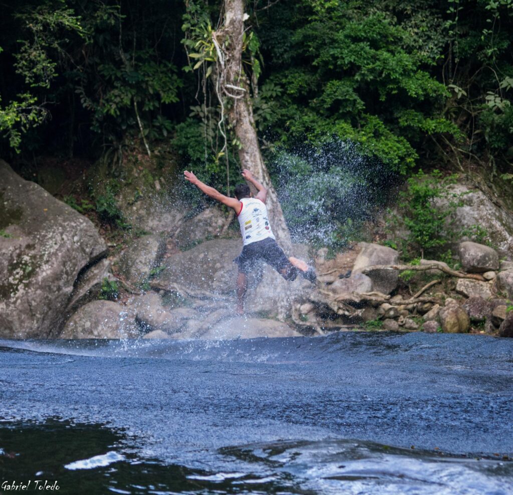 Cachoeira do tobogã, tobogã waterfall, hike, swim, waterfall, brazil, paraty explorer-min